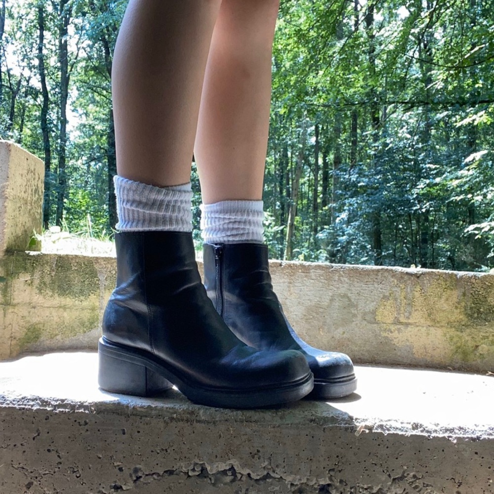 Chunky black leather BRATZ style square toed platform boots